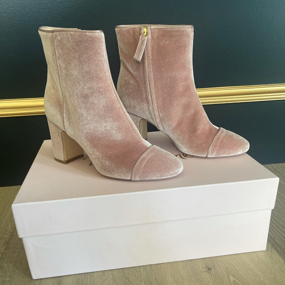 Polly Plume NWT Velvet Ankle Booties